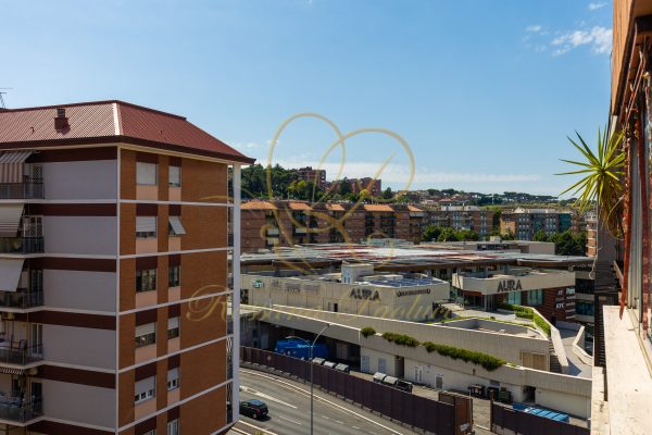 Vendita Trilocale Valle Aurelia Via Paluzzi E 379000